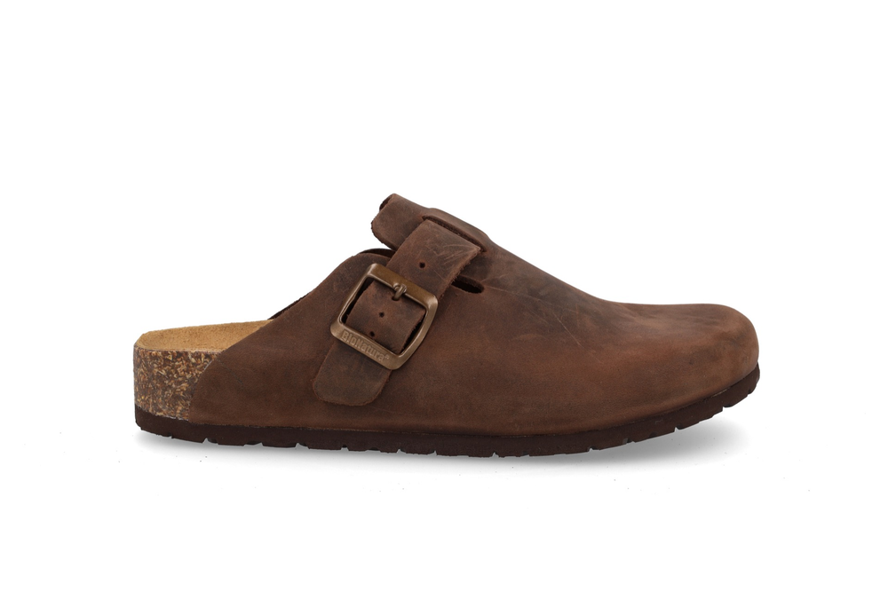 Vegas Crazy Horse Sabot chiuso in pelle ingrassata marrone con fibbia regolabile e suola Vibram.