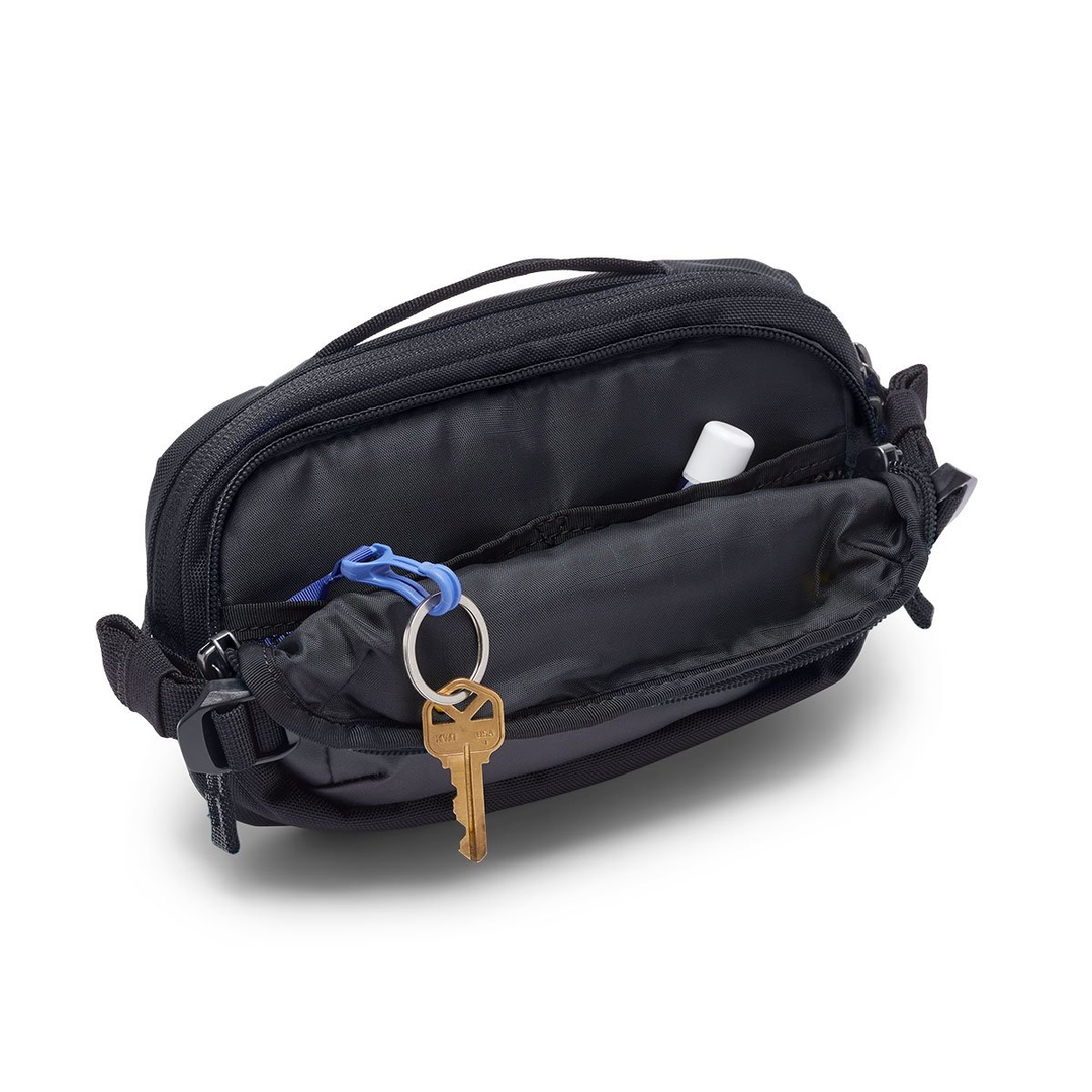 Allpa X 3L Hip Pack with main zippered compartment and key holder.
