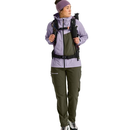 Traverse 28 S backpack, versatile and eco-friendly, ideal for year-round mountaineering with ergonomic straps and ample storage.