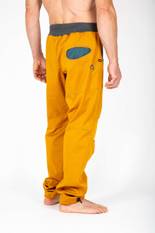Outdoor climbing pants Rondo Story in organic cotton gabardine with adjustable features.