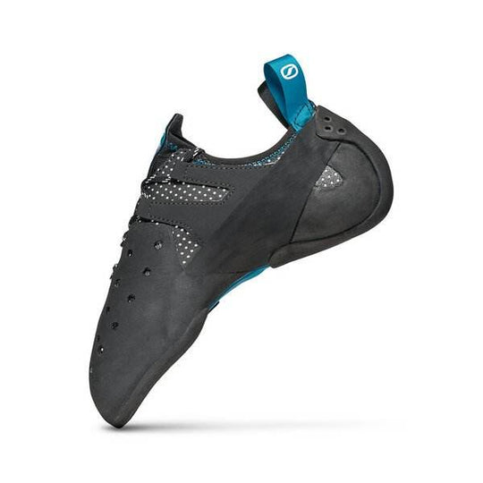 Chimera climbing shoe, asymmetrical design, innovative materials, high precision.