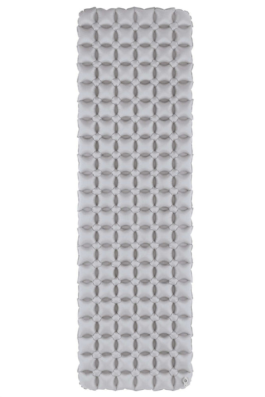 Lightweight nylon sleeping mat with thermal resistance, measuring 195x58x5 cm.