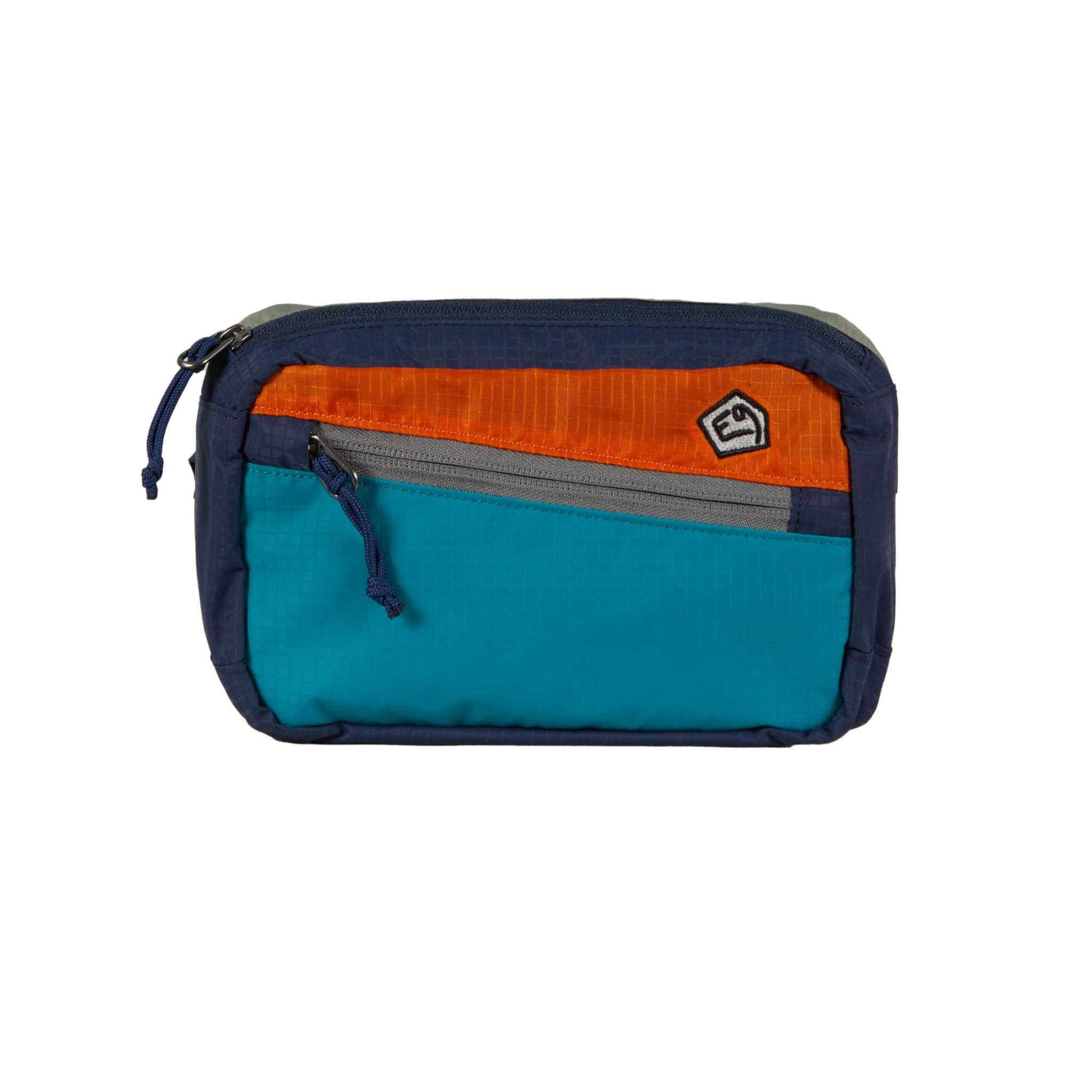 Versatile Kangaroo marsupio made of abrasion-resistant nylon ripstop with zippered compartments.