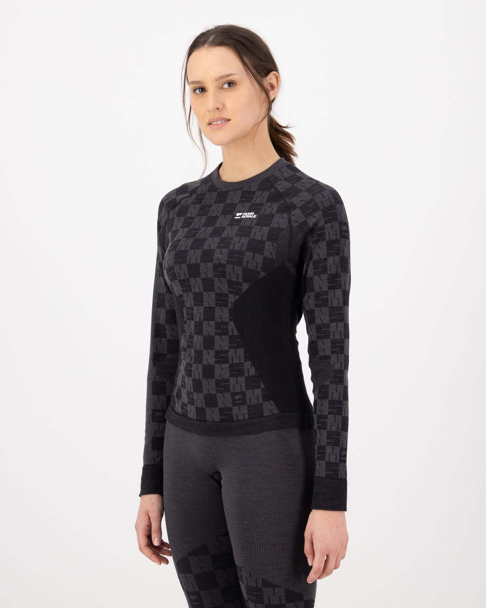 Mons Royale Ascender Merino Base Layer Long Sleeve donna Forged Iron/Black 100809-1171-913, vista frontale indossata