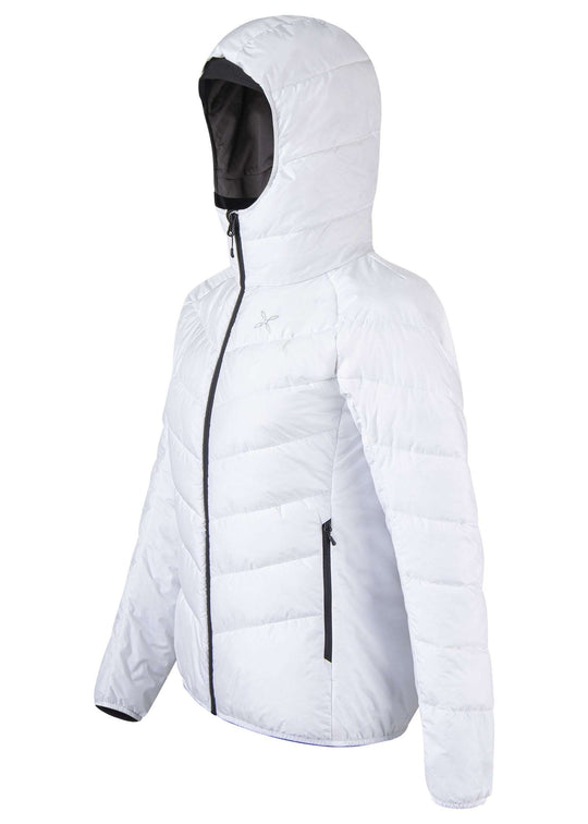 Giacca imbottita donna bianca con cappuccio, zip frontale e tasche laterali, ideale per attività outdoor.