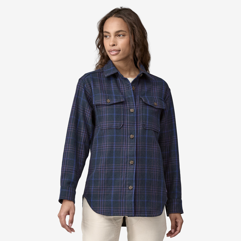 Fjord Loft Overshirt Jkt in organic cotton featuring button closure and chest pockets.