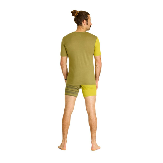 185 Rock'N'Wool Boxer M in merino wool, rear view, showcasing fit and color contrast, designed for winter adventures.
