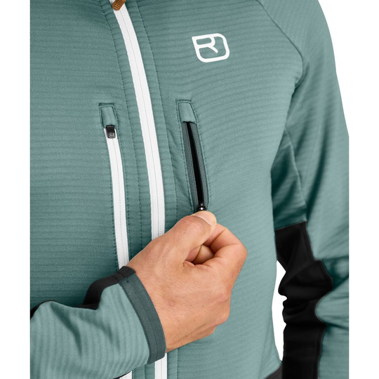 Fleece Rib Jacket M with double slider zipper and chest pockets, robust for climbing.
