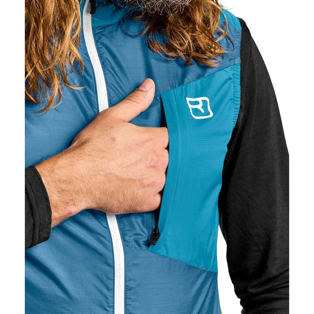 Windbreaker vest M in blue, ultralight and packable, with chest pocket.