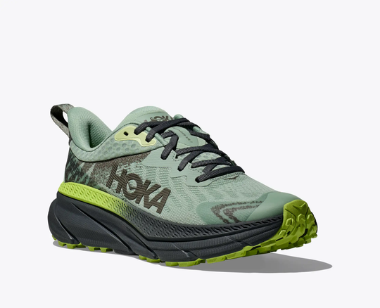 Trail running shoe Challenger 7 GTX with GORE-TEX, mesh upper, durable sole, and recycled materials.
