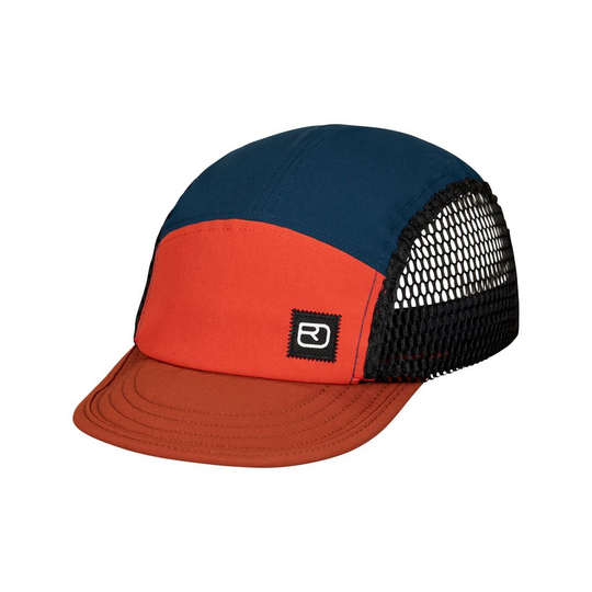 FAST MOUNTAIN CAP, lightweight and foldable hiking hat with sun protection and Merino interior.