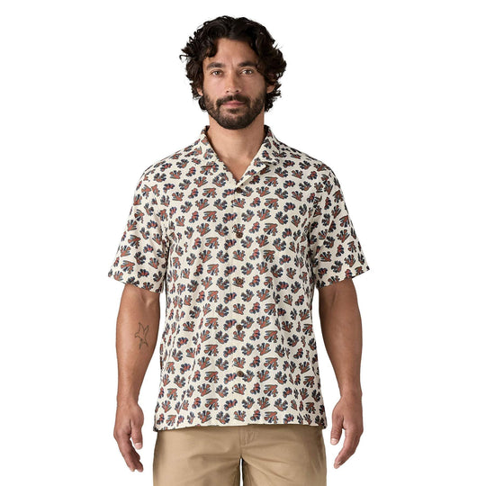 M's Tidal Threads Camp Shirt with Hawaiian-inspired print, buttoned front, and chest pocket.