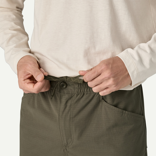 M's Nomader Joggers with adjustable waistband and front pockets.