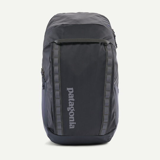 Black Hole Pack 32L, Patagonia backpack in recycled polyester, water-repellent, black.