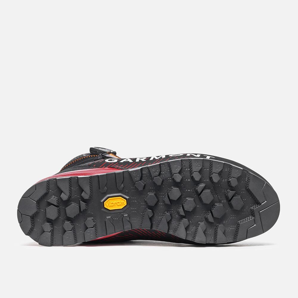 Tower 3.0 Extreme Gtx boot sole showcasing rugged grip pattern for winter hiking.