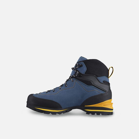 Semi-automatic climbing boots with waterproof suede, rubber inserts, and extended lacing, Ascent Gtx.