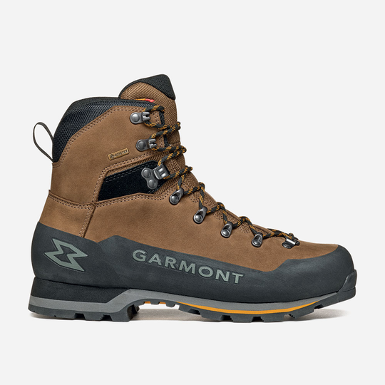 Waterproof Nebraska II Gtx trekking boots with nubuck leather and Ortholite insole.