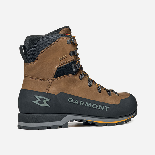 Waterproof Nebraska II Gtx trekking boots with nubuck leather and protective rubber rand.