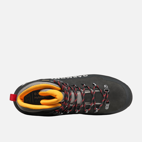 Waterproof Nebraska II Gtx trekking boot with nubuck leather and protective rubber rand.