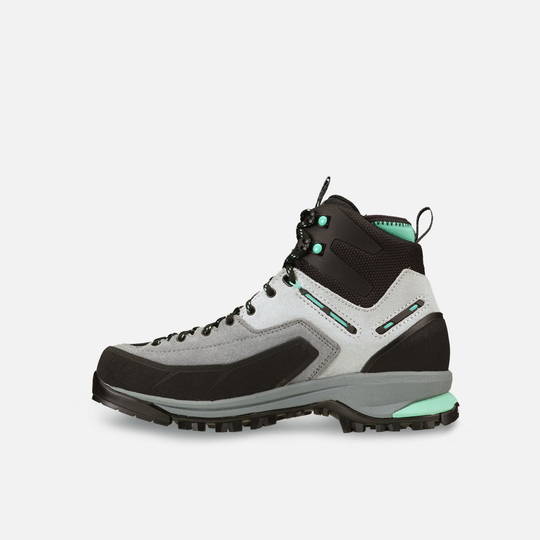 Vetta Tech Gtx Wms trekking boots, waterproof suede, ideal for mixed terrain and rock climbing.