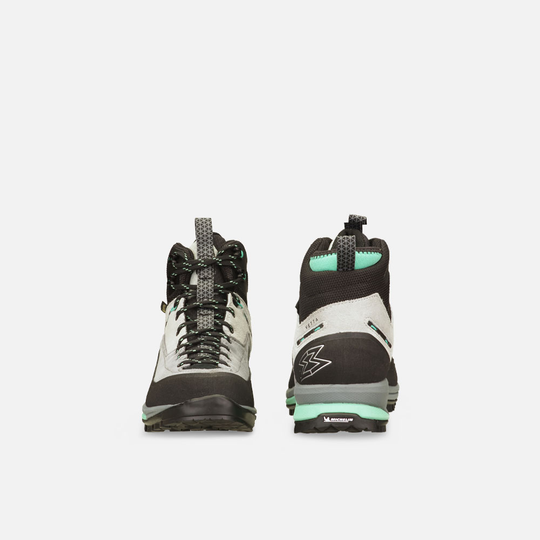 Trekking boots Vetta Tech Gtx with suede upper and extended lacing, ideal for mixed terrains.