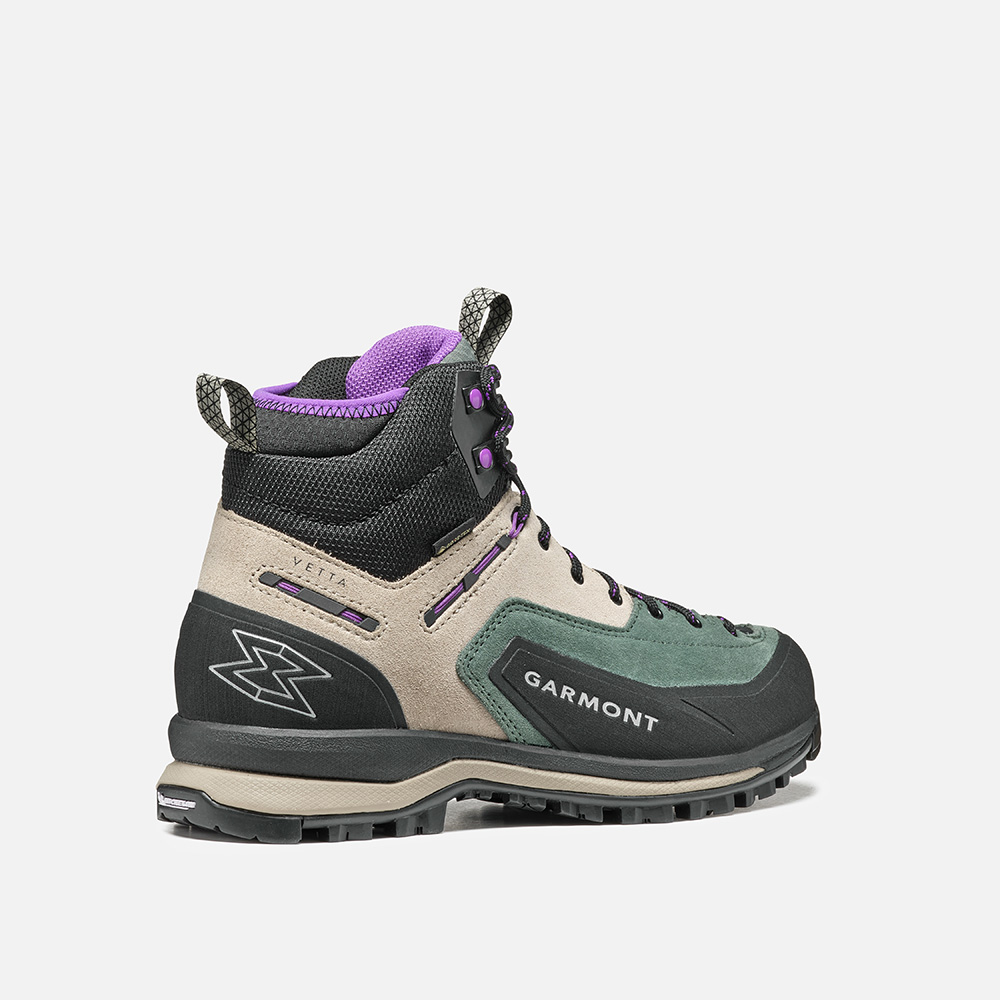 Vetta Tech Gtx waterproof trekking boots, suede upper, extended lacing, designed for mixed terrain and ferrate routes.