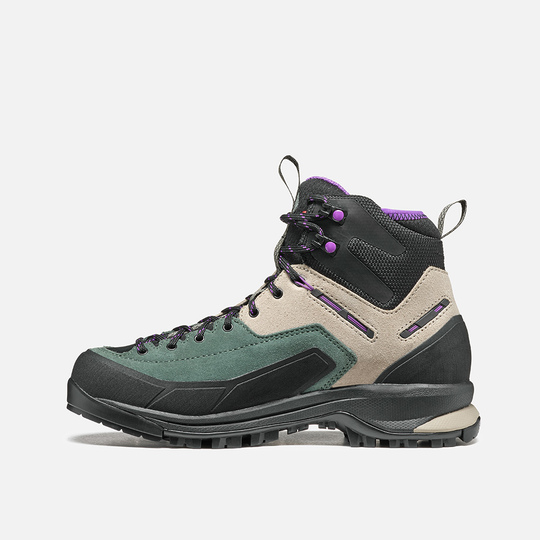 Vetta Tech Gtx Wms trekking boots, suede upper, waterproof, ideal for mixed terrain and via ferratas.