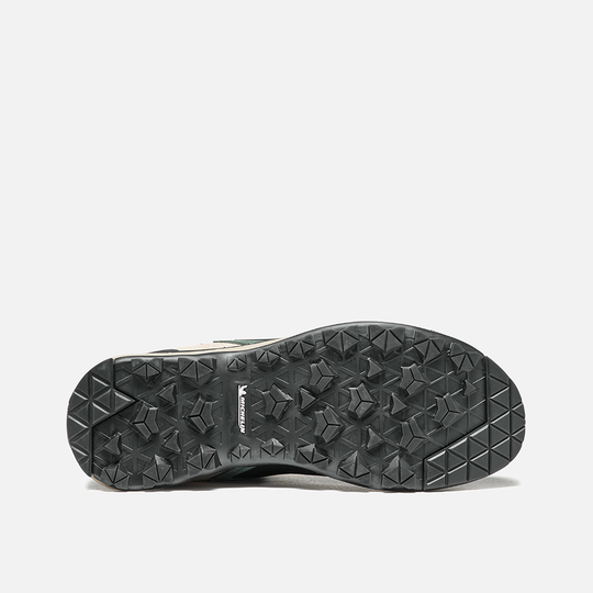 Trekking boots sole with rugged grip, Vetta Tech Gtx.