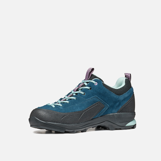 Dragontail WP hiking shoes, waterproof suede, extended lacing, ideal for mountain activities.