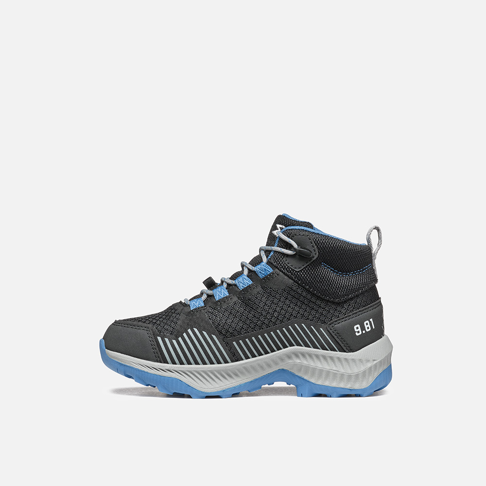 9.81 Kids Pulse Mid WP black hiking shoe with breathable polyester upper and waterproof G-DRY membrane.