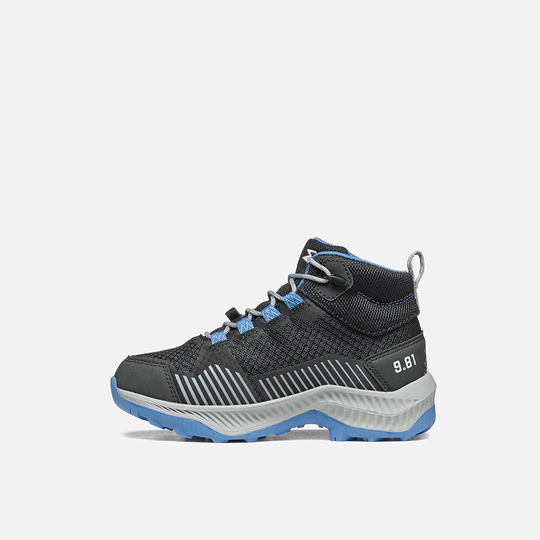 9.81 Kids Pulse Mid WP black hiking shoe with breathable polyester upper and waterproof G-DRY membrane.