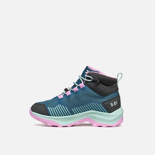 9.81 Kids Pulse Mid WP shoe with breathable 3D polyester upper, toe and heel reinforcements, Fast-lace system, and G-DRY waterproof membrane.