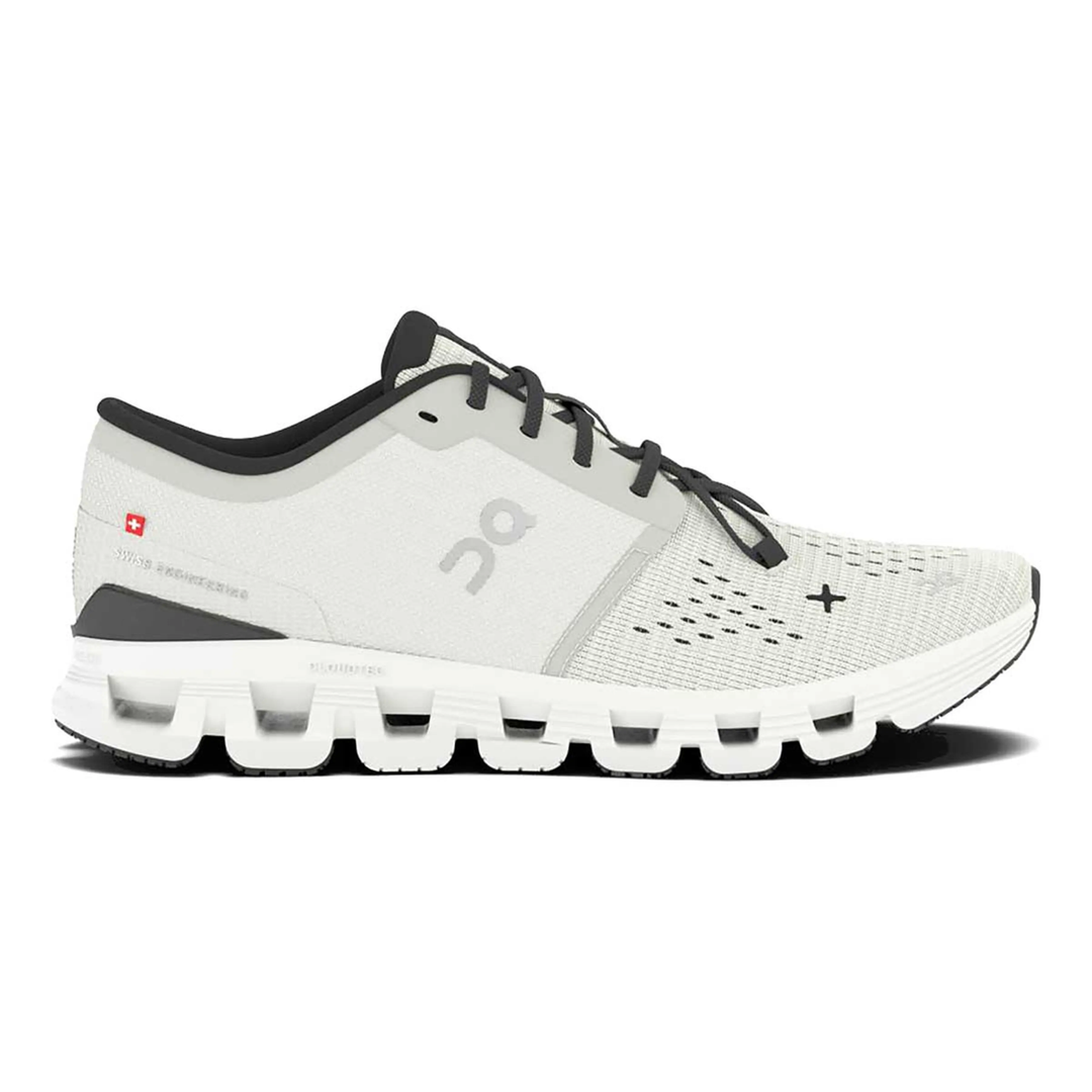 Ultra-flexible Cloud X 4 M training shoe with breathable mesh and star lacing.