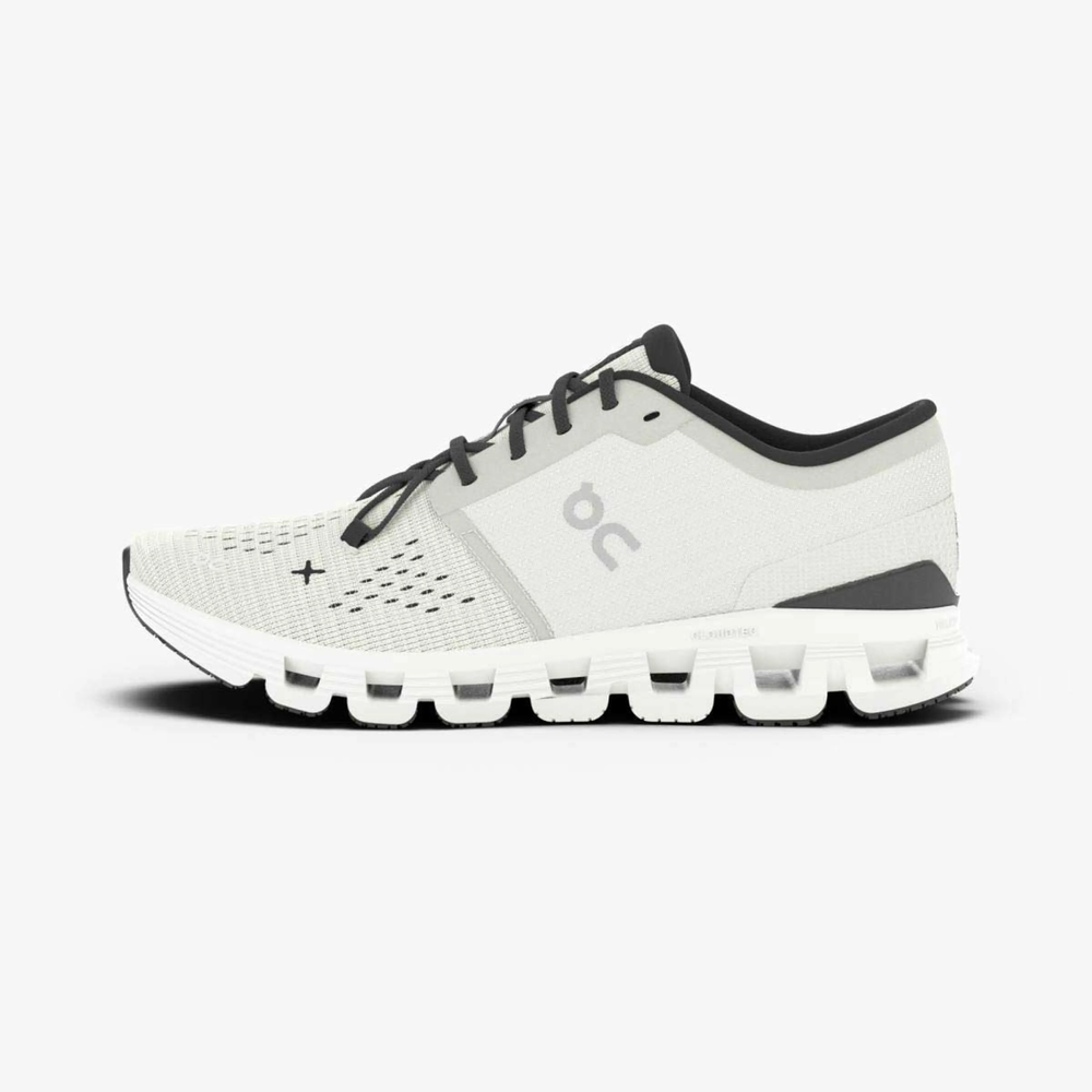 Ultra-flexible Cloud X 4 M training shoe in breathable mesh with star lacing, perfect for HIIT and workouts.