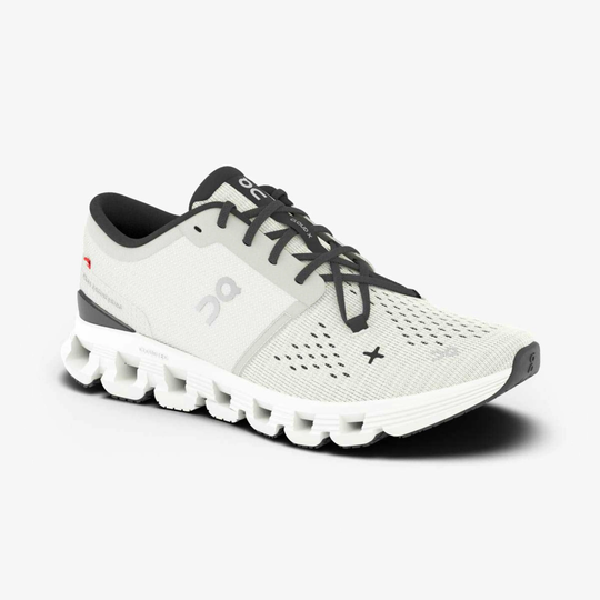 Ultra-flexible Cloud X 4 M training shoe with breathable mesh and star lacing, ideal for workouts.