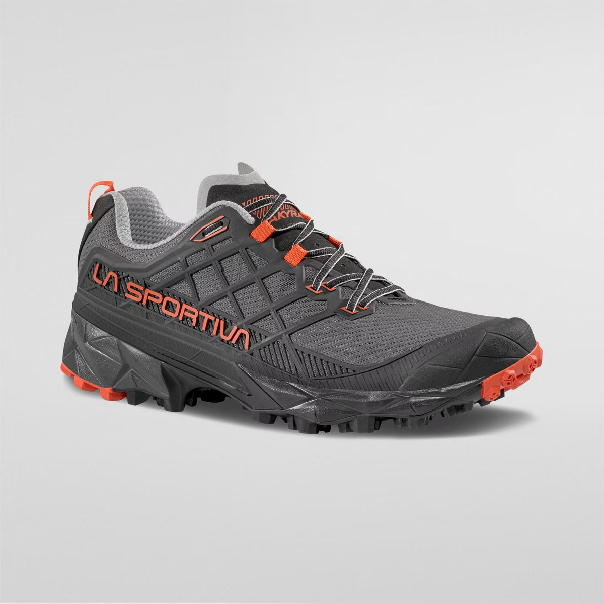 Scarpa Akyra II con 3D Grid™ in KPU, comfort e suola Trail Rocker™ per stabilità e protezione