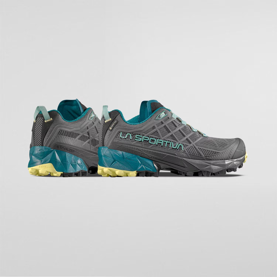 Akyra II Woman GTX hiking shoes with GORE-TEX, 3D Grid™ design, and Trail Rocker™ sole.