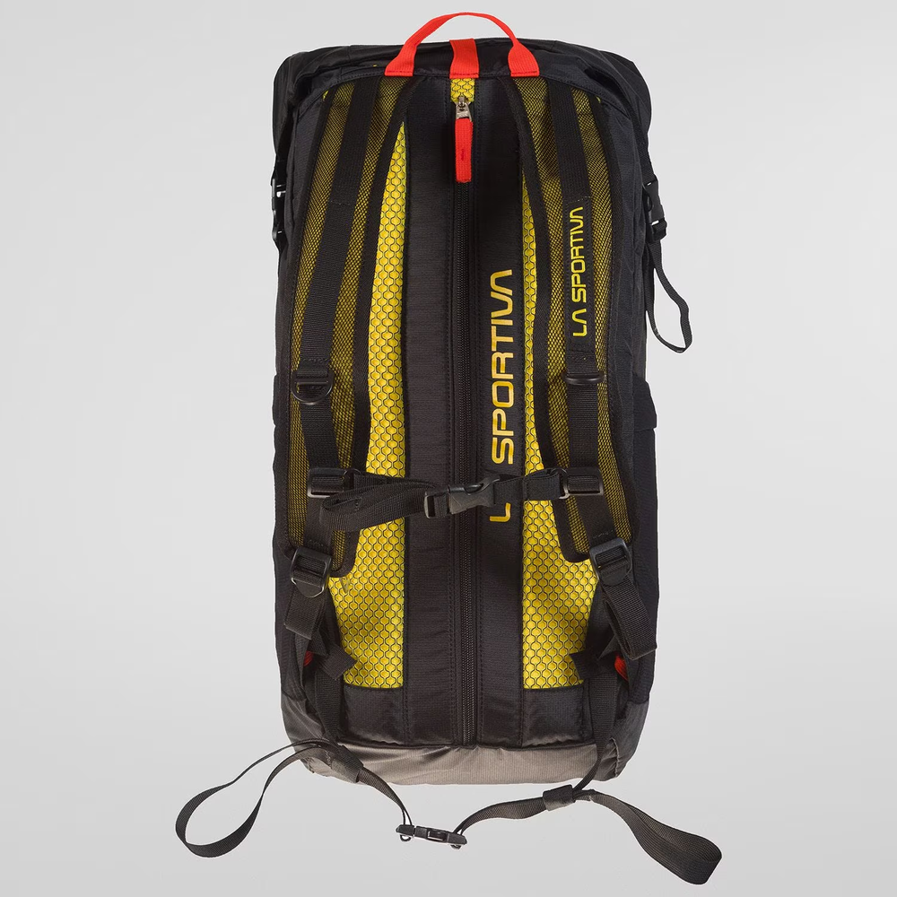 Alpine Backpack in reinforced nylon and mesh, 30L, lightweight design with external ice axe holder, minimal shoulder straps, hydration system compatible.