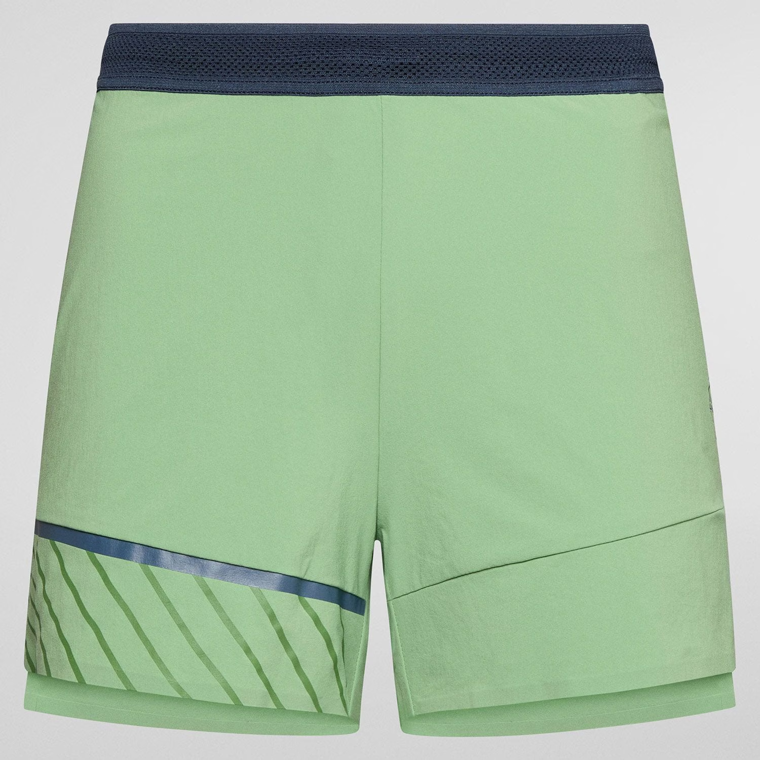 Lightweight, durable Comp Short W for climbing and training with an elastic waistband, adjustable drawstring, and quick-dry recycled materials.
