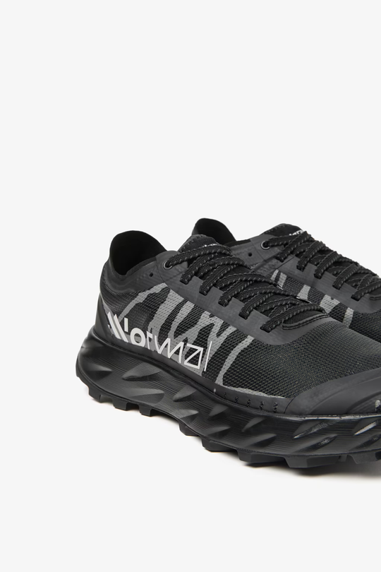 Kjerag Brut trail shoes with 6.5mm lugs for exceptional grip and lightweight design.
