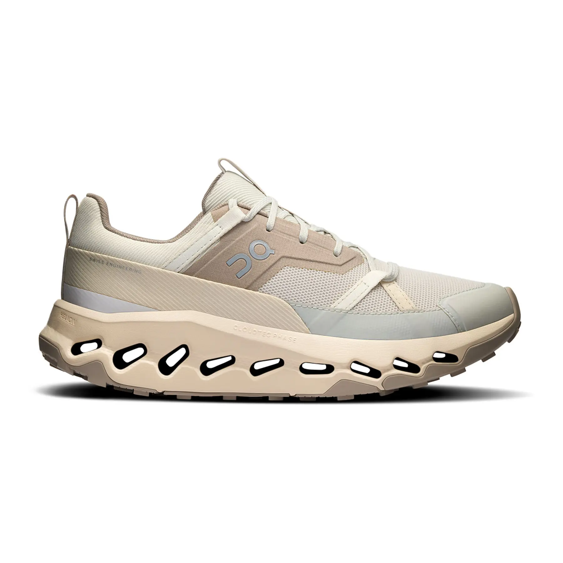Cloudhorizon W trekking shoe with CloudTec Phase® technology, Missiongrip™ sole, and sustainable materials.
