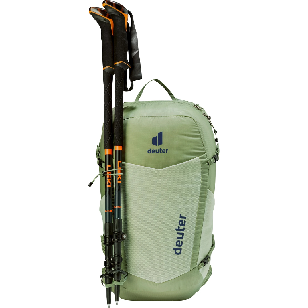 Lightweight Speed Lite Pro 19 backpack with hiking pole attachments and zip pockets.