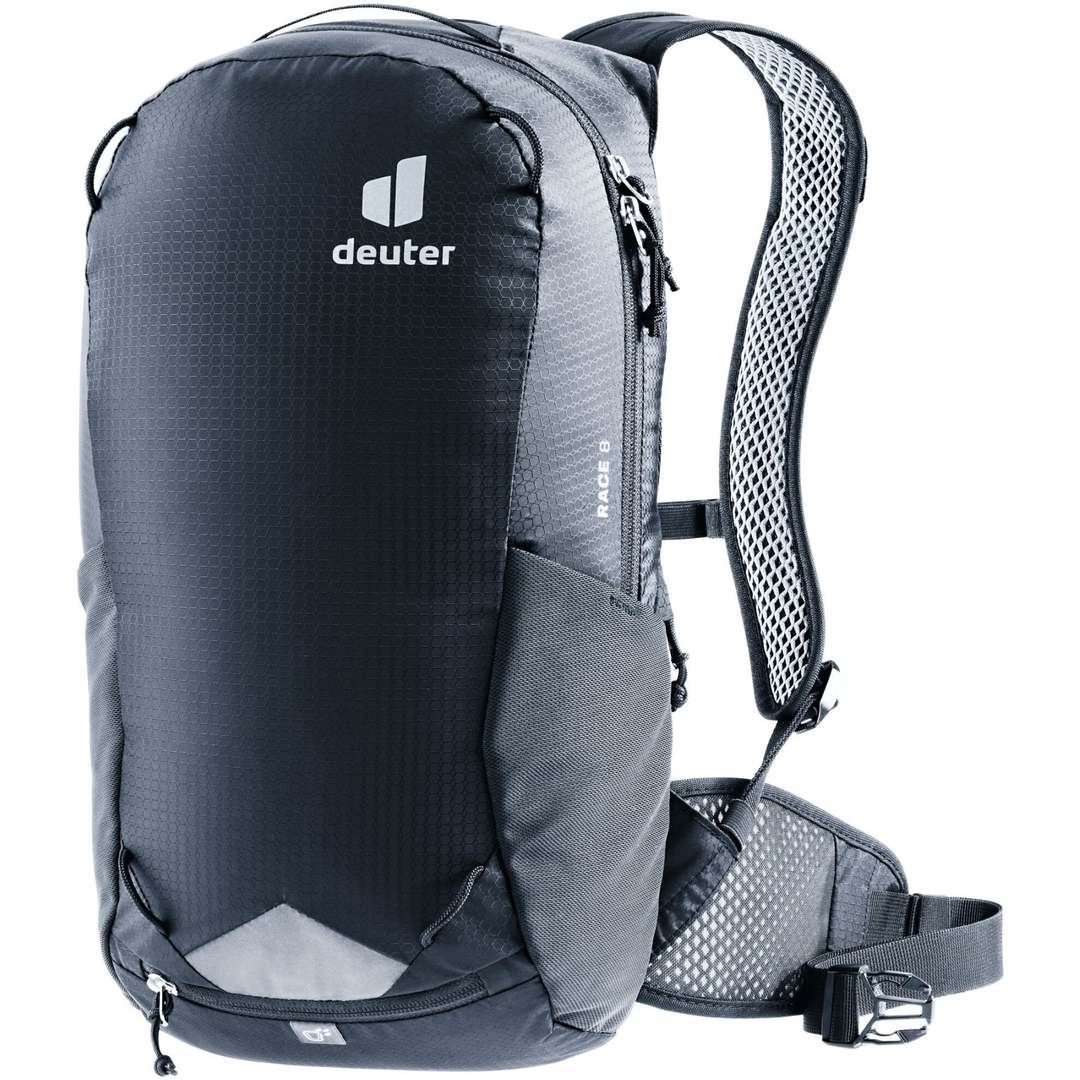 Zaino per bici Deuter Race 8 nero, leggero con sistema Airstripes, tasche elastiche e coprizaino antipioggia.