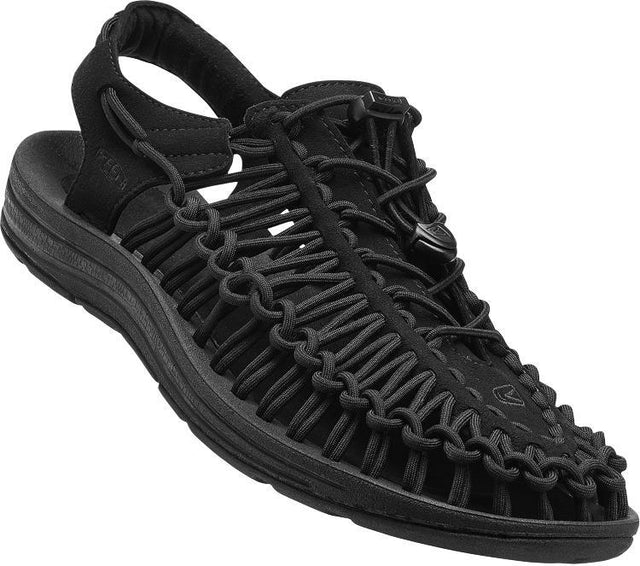 KEEN UNEEK M sandal with innovative two-cord structure for perfect fit and high-traction rubber sole.