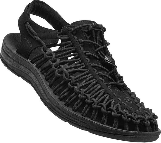 KEEN UNEEK M sandal with innovative two-cord structure for perfect fit and high-traction rubber sole.