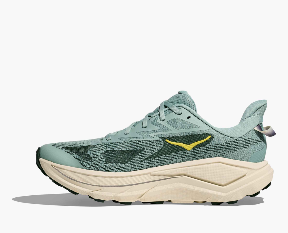 M Challenger 8 road and trail running shoe with fluid cushioning and multidirectional rPET mesh outsole