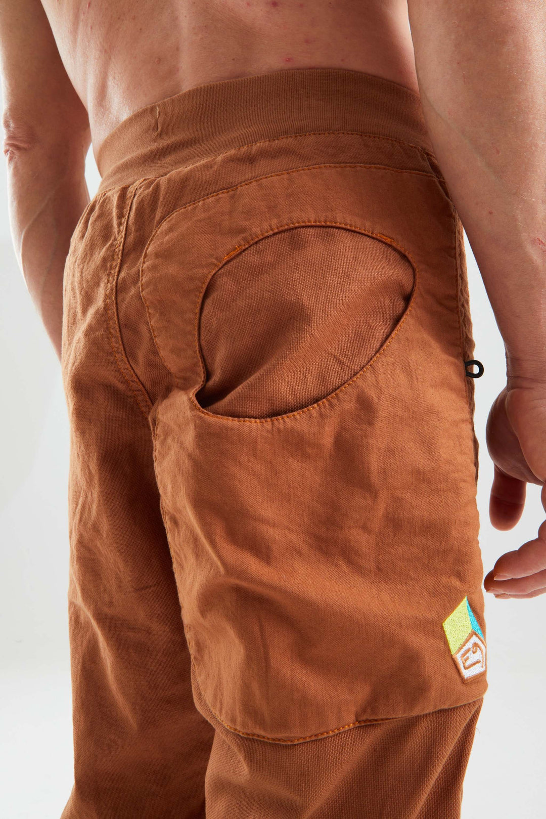 Pantalone tecnico da arrampicata F Blat 2 in lino e cotone biologico con cintura elastica e tasche funzionali