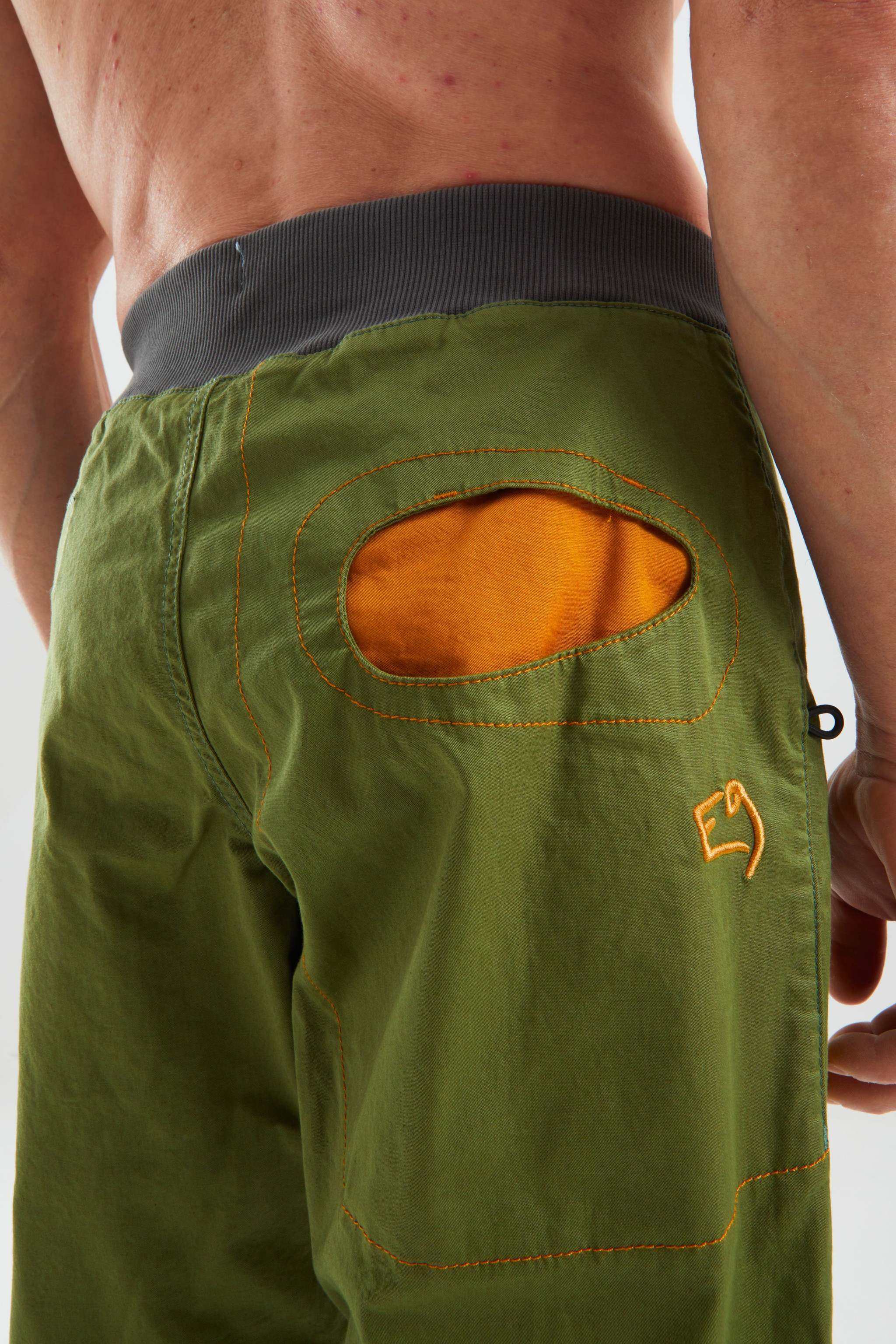 Pantaloni outdoor in cotone biologico elasticizzato con tasche a contrasto e vita regolabile per arrampicata e attività all'aperto