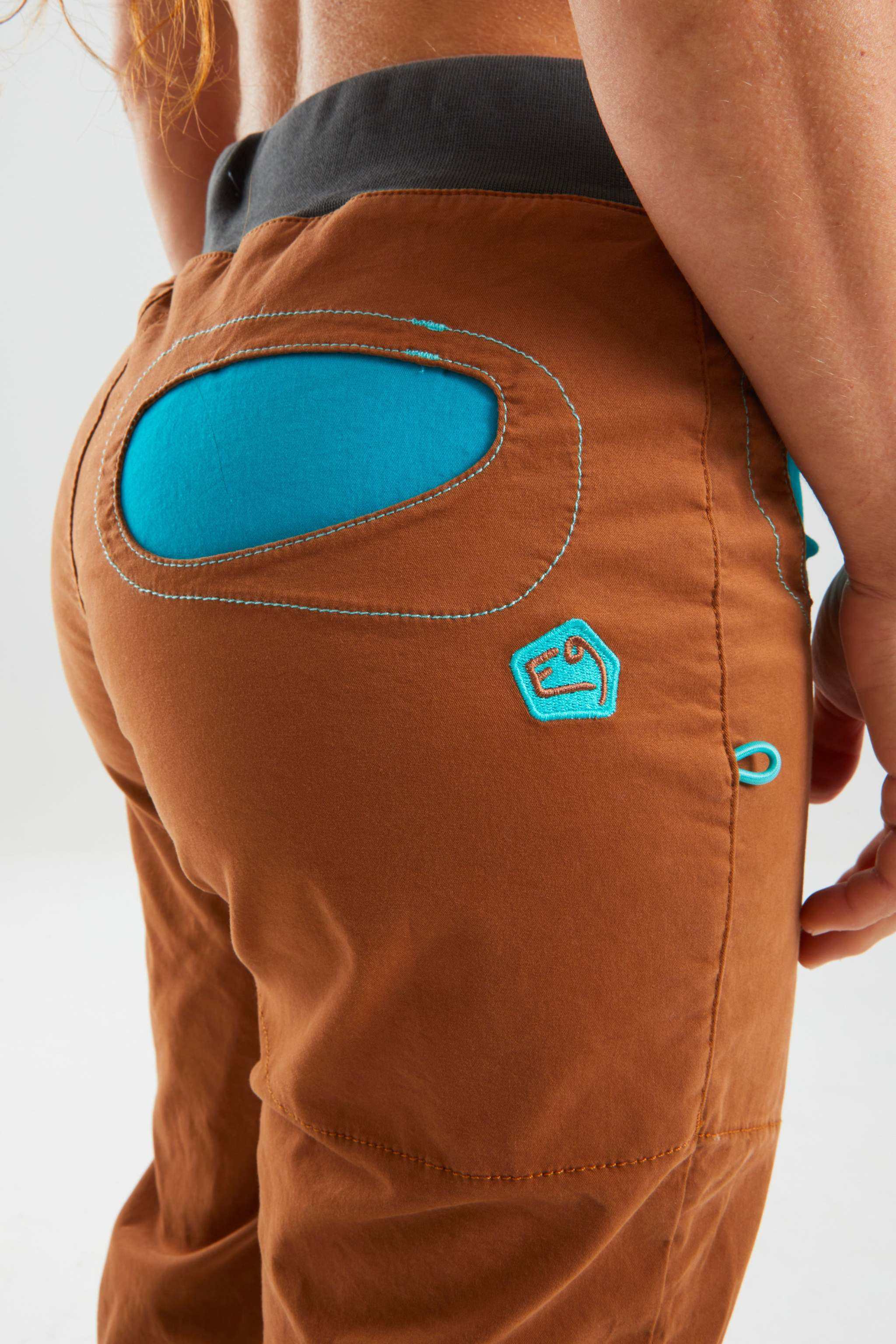 Onda Story elastic outdoor climbing pants in organic cotton with adjustable waist and slim fit