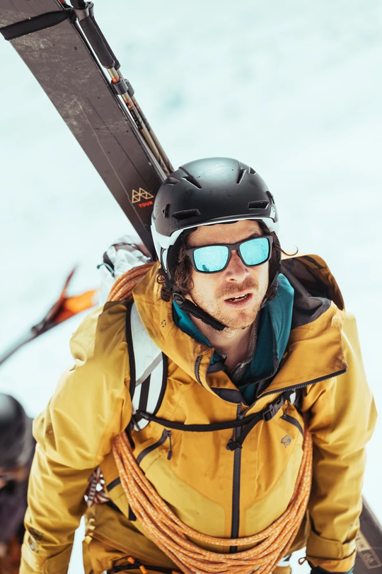 Julbo SHIELD - BLACK/BLUW mountain sunglasses with removable side shields and Air Flow ventilation system for wide faces.